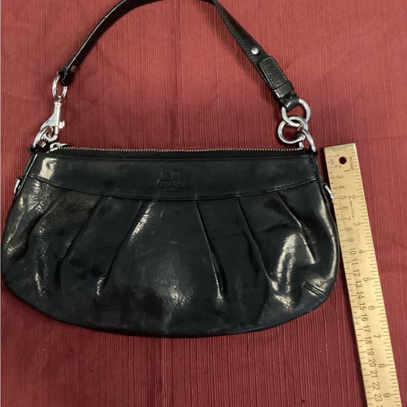 ⚡️⚡️FLASH SALE⚡️⚡️Black Leather Coach Handbag - Picture 6 of 7